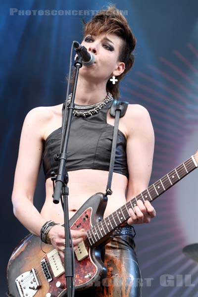 MADEMOISELLE K - 2014-07-19 - PARIS - Parvis de l'Hotel de Ville - 